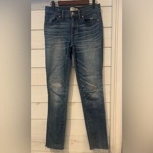Madewell Skinny Skinny Jeans with light distressing. Size 27. Great condition!